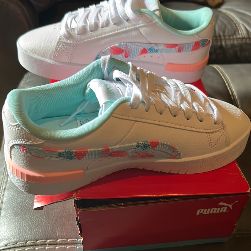 Brand new kids Puma sneakers